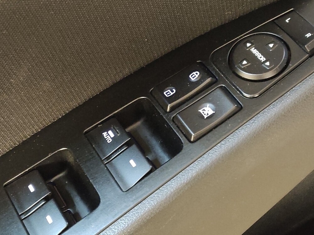 2017 Hyundai Elantra in Greensboro, NC 27407 - 18099413 27