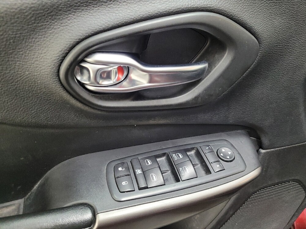 2020 Jeep Cherokee in Pittsburgh, PA 15236 - 18099417 27