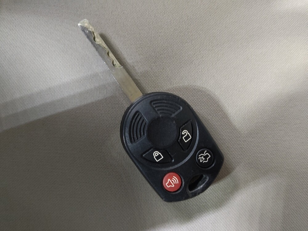 2018 Ford Focus in Greensboro, NC 27407 - 18099435 32