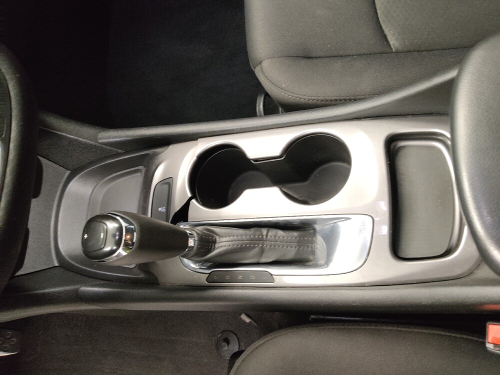 2017 Chevrolet Malibu in St. Louis, MO 63125 - 18099446 26