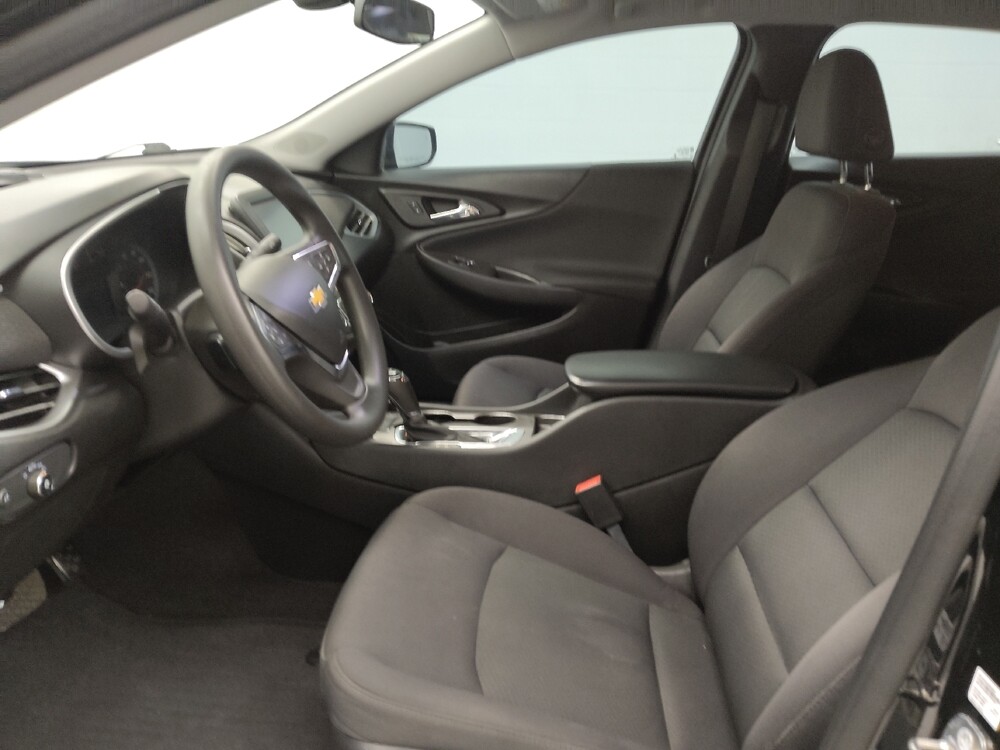 2017 Chevrolet Malibu in St. Louis, MO 63125 - 18099446 17