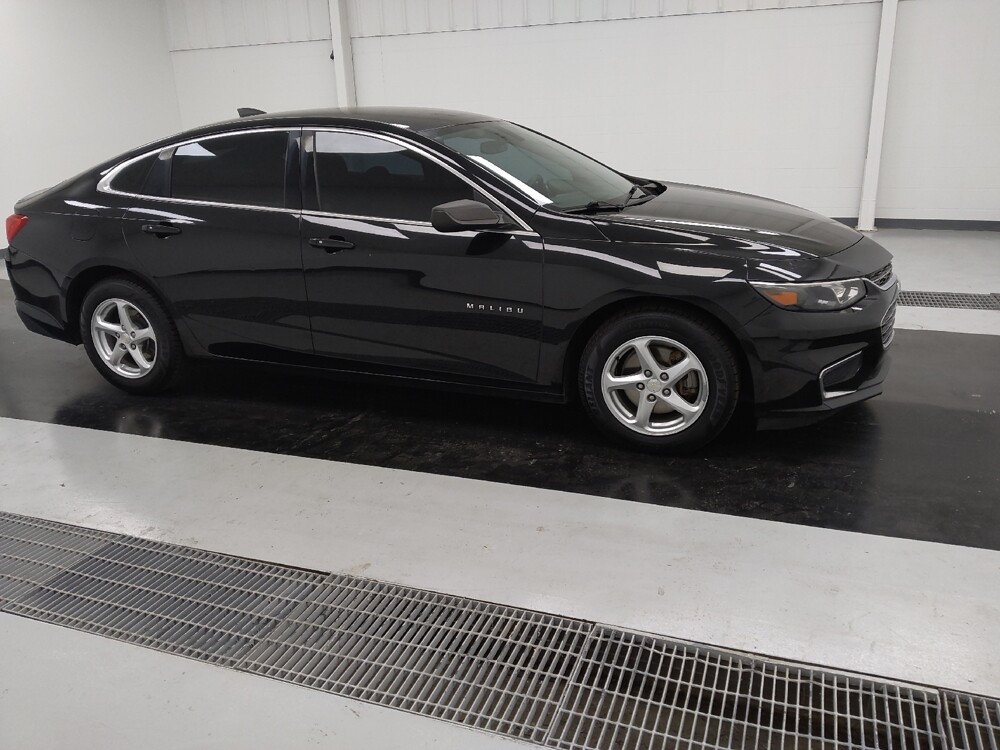 2017 Chevrolet Malibu in St. Louis, MO 63125 - 18099446 11
