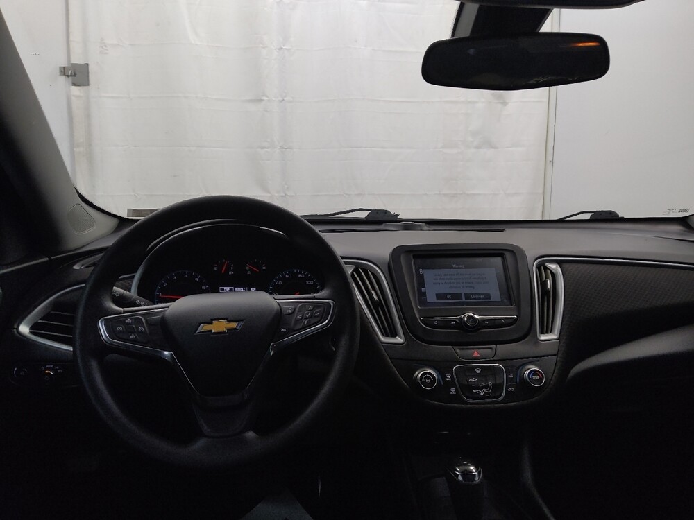 2017 Chevrolet Malibu in St. Louis, MO 63125 - 18099446 22