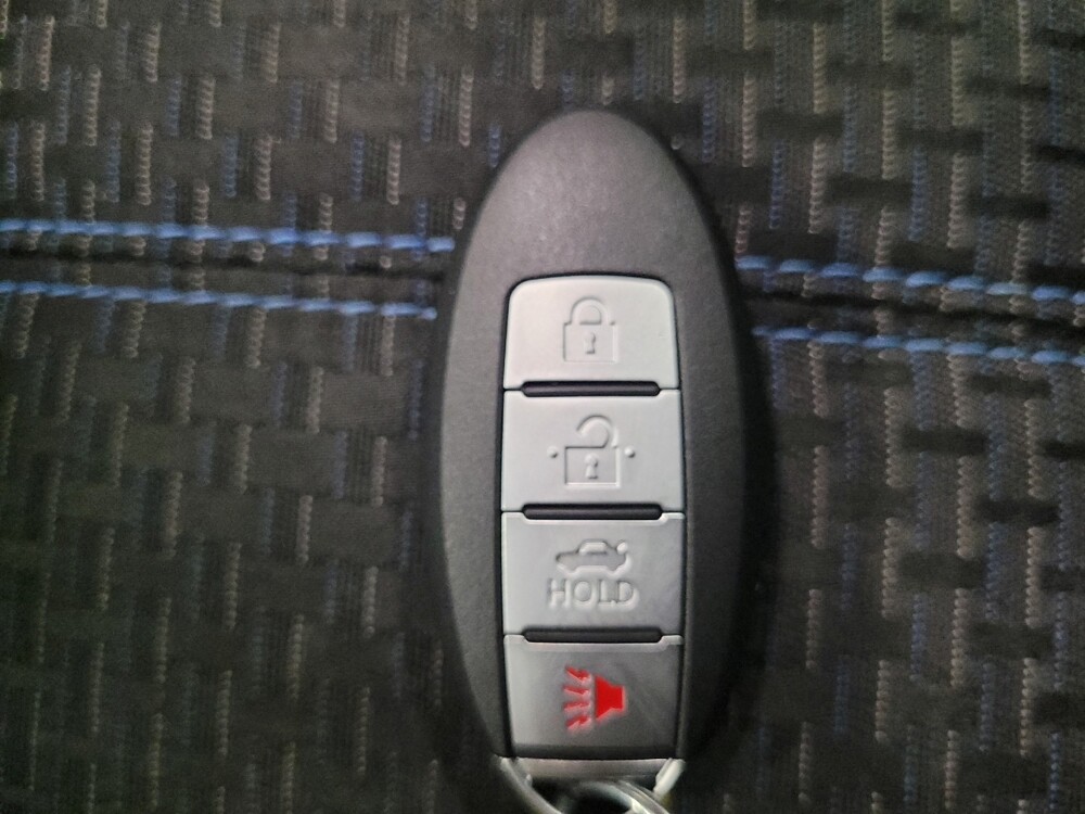 2016 Nissan Sentra in Laurel, MD 20724 - 18099448 32