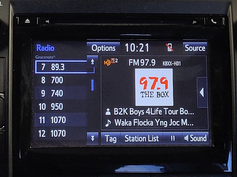 2015 Toyota Camry in Live Oak, TX 78233 - 18099450 25