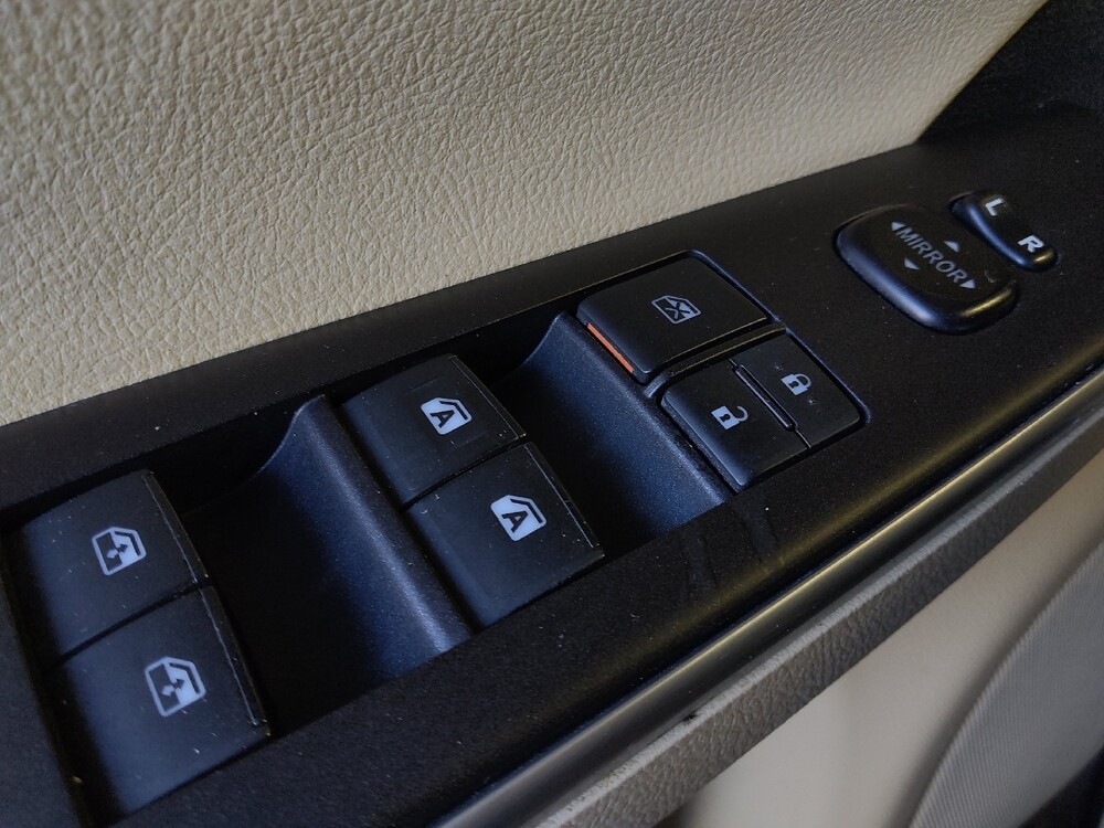 2015 Toyota Camry in Live Oak, TX 78233 - 18099450 27