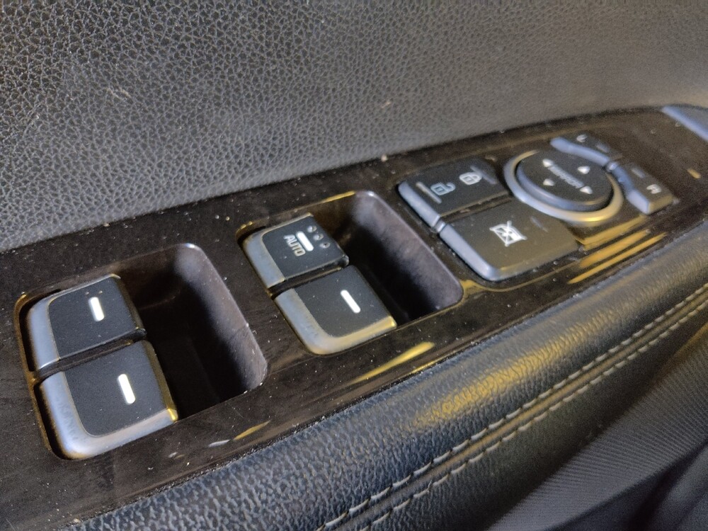 2018 Kia Sorento in Houston, TX 77060 - 18099458 27