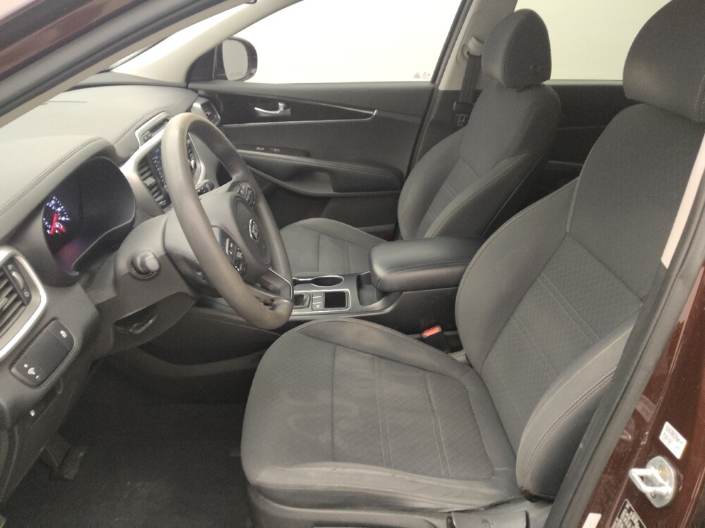 2018 Kia Sorento in Houston, TX 77060 - 18099458 17