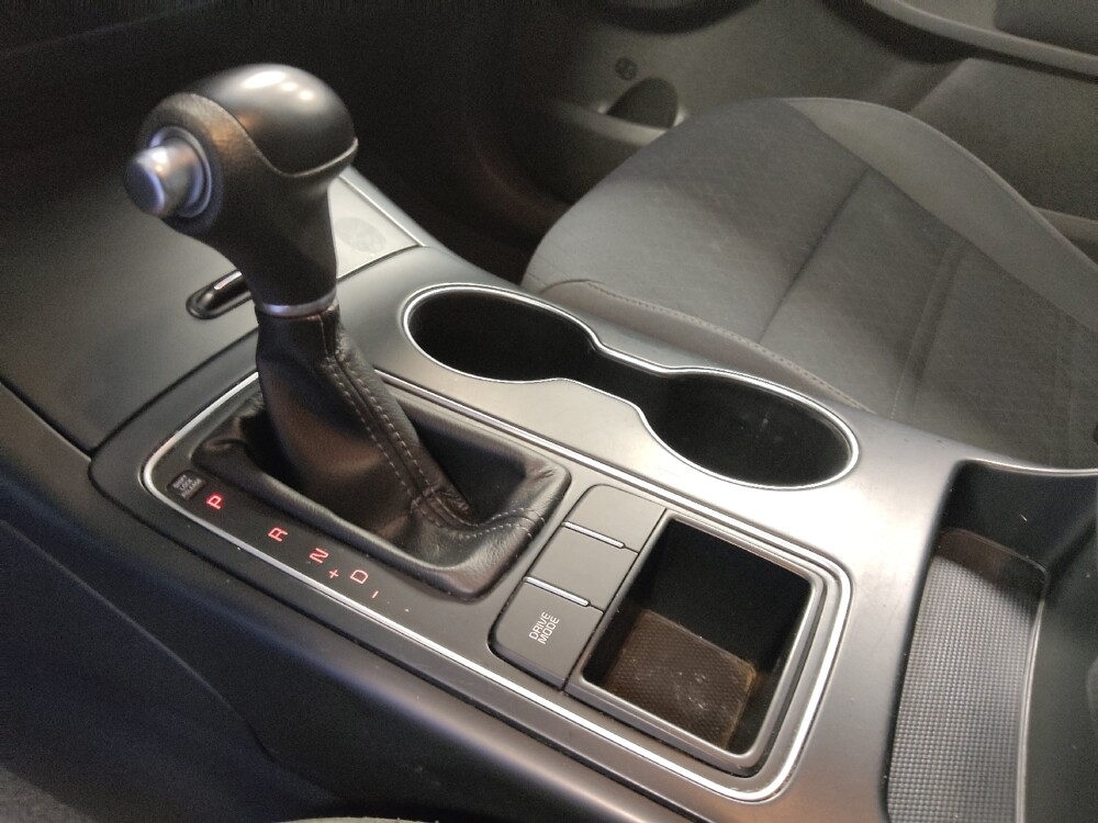 2018 Kia Sorento in Houston, TX 77060 - 18099458 26