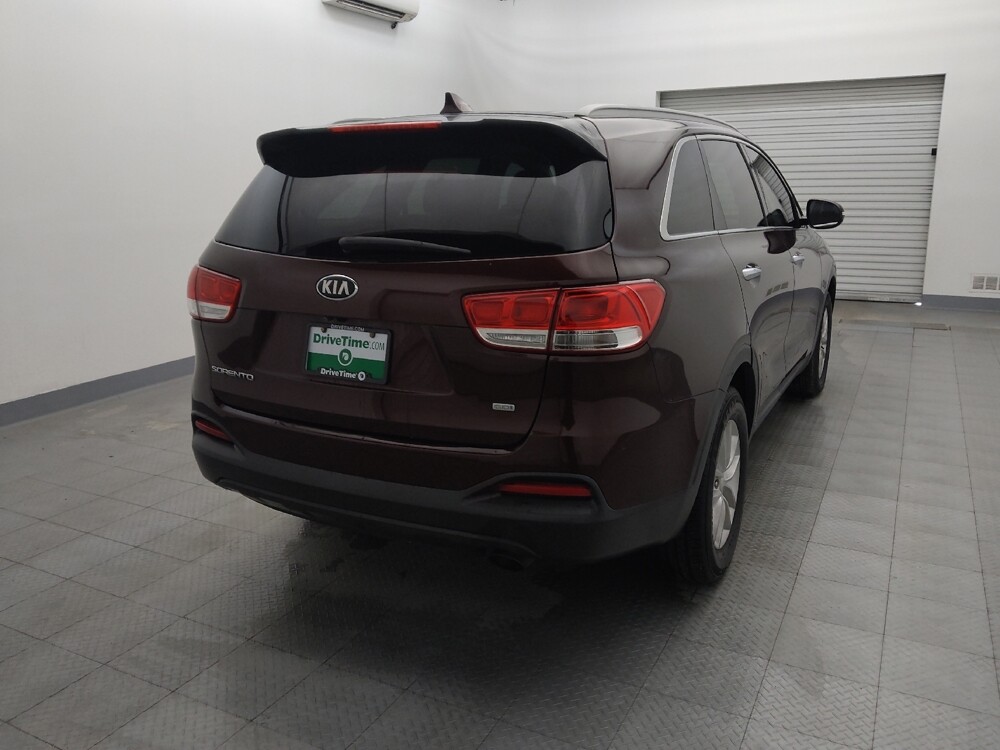 2018 Kia Sorento in Houston, TX 77060 - 18099458 7
