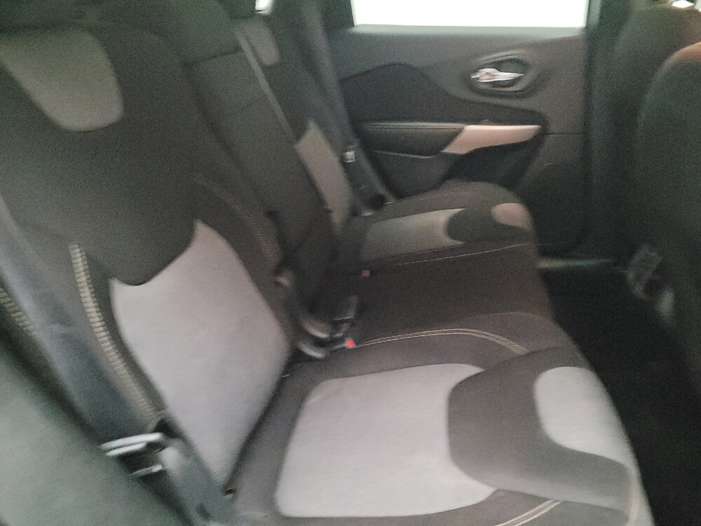 2018 Jeep Cherokee in Downey, CA 90241 - 18099466 19