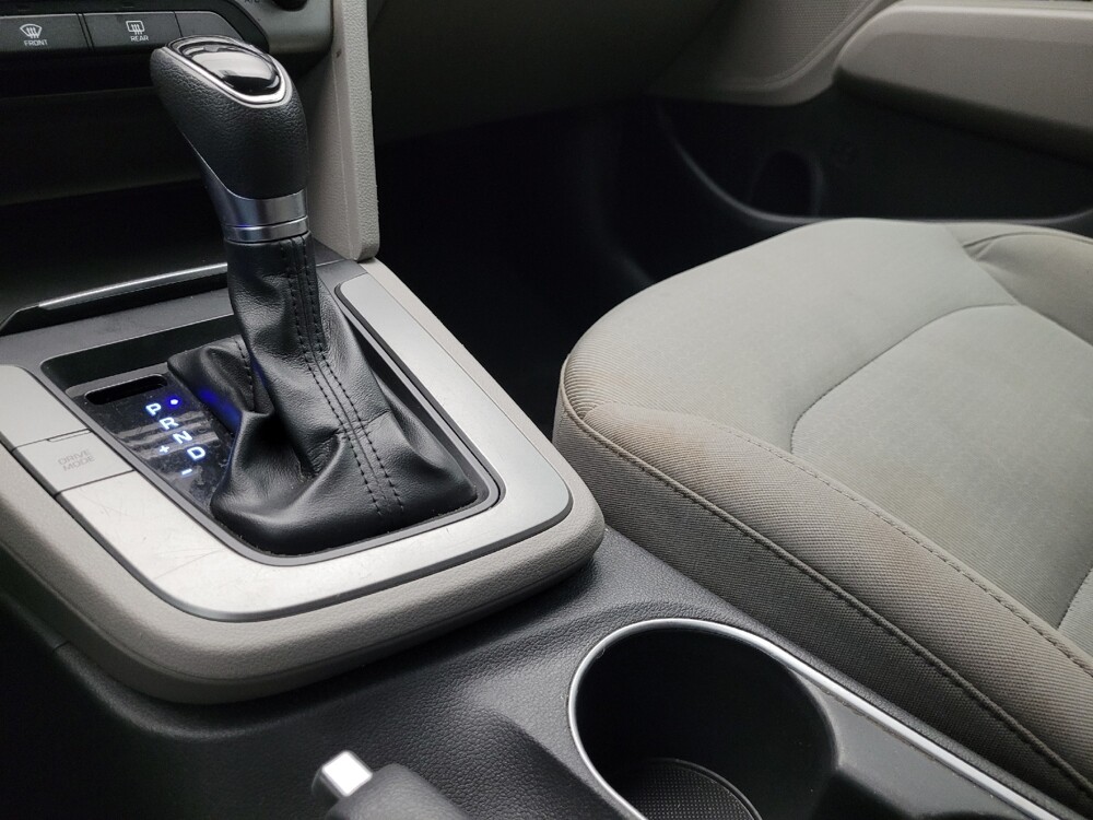2018 Hyundai Elantra in Chandler, AZ 85225 - 18099483 26