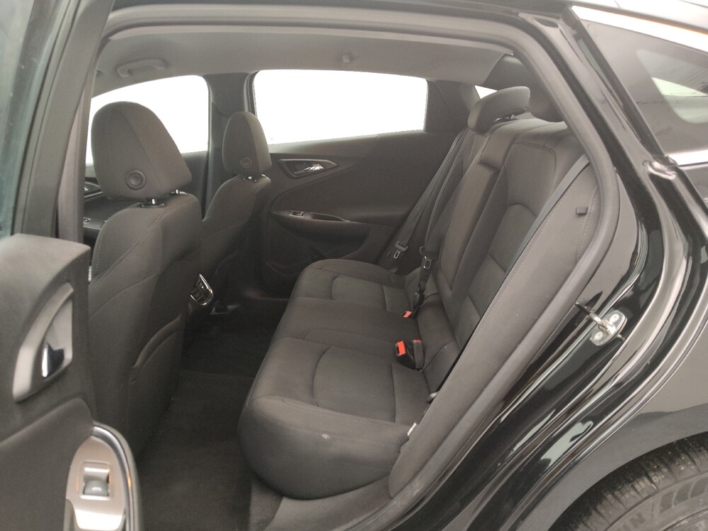 2017 Chevrolet Malibu in Gladstone, MO 64118 - 18099484 18