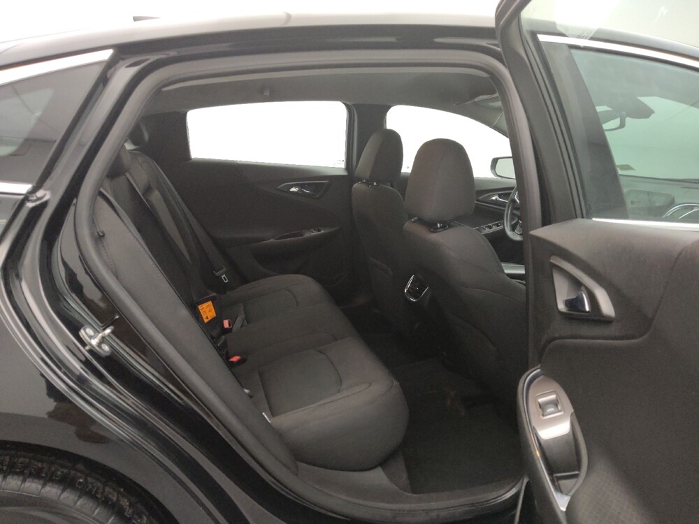 2017 Chevrolet Malibu in Gladstone, MO 64118 - 18099484 19