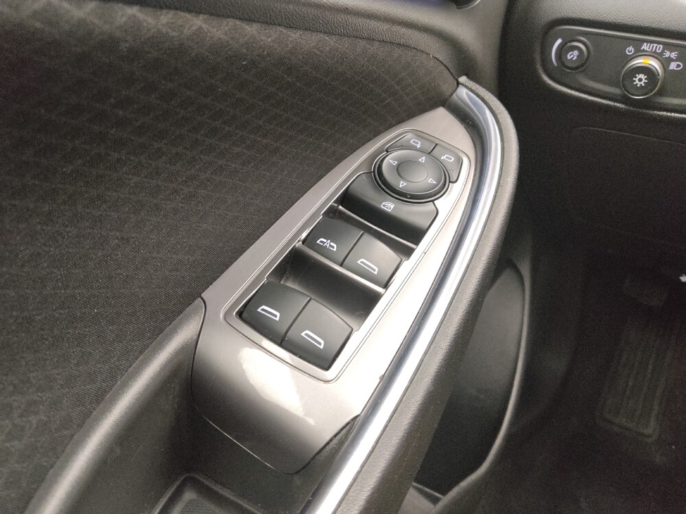 2017 Chevrolet Malibu in Gladstone, MO 64118 - 18099484 27