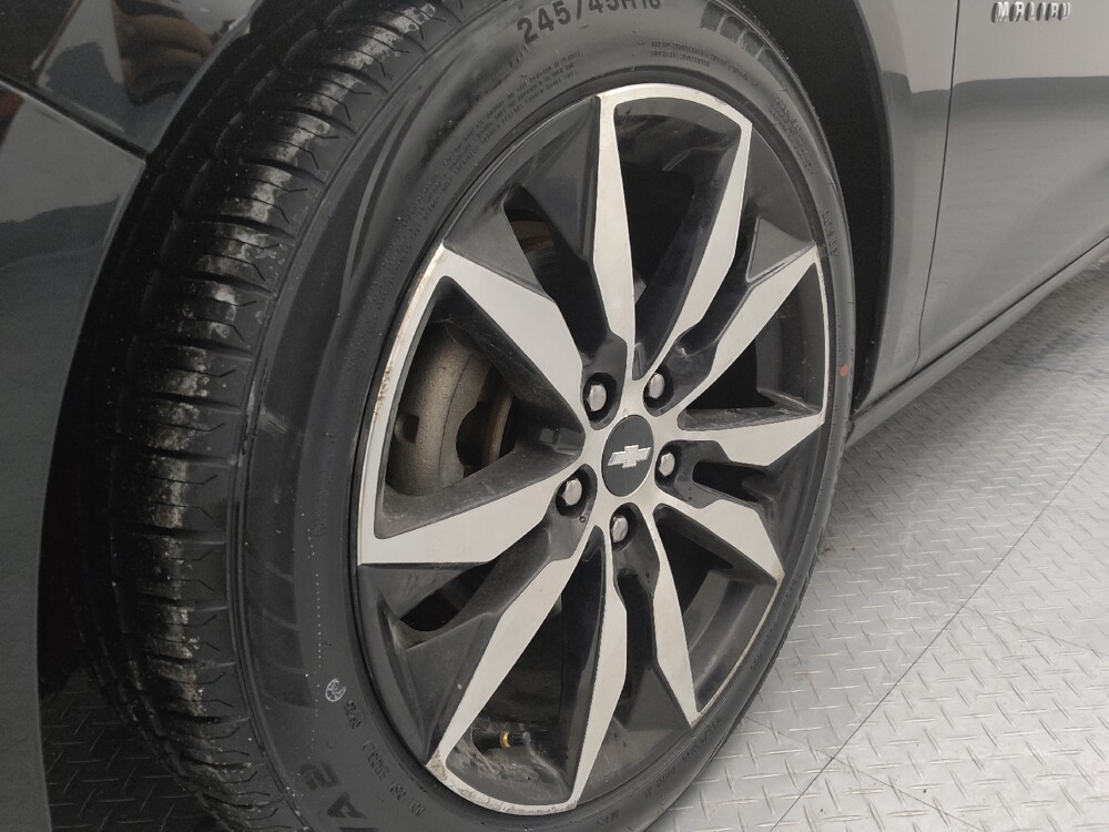 2017 Chevrolet Malibu in Gladstone, MO 64118 - 18099484 31