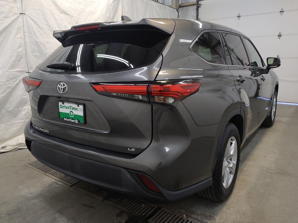 2022 Toyota Highlander in Fairfield, OH 45014 - 18099492 9