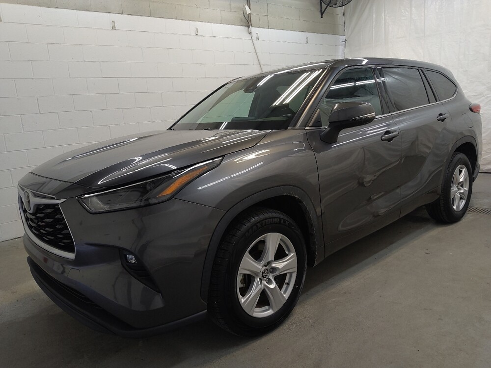 2022 Toyota Highlander in Fairfield, OH 45014 - 18099492 2