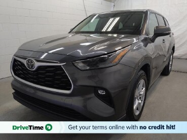 2022 Toyota Highlander in Fairfield, OH 45014