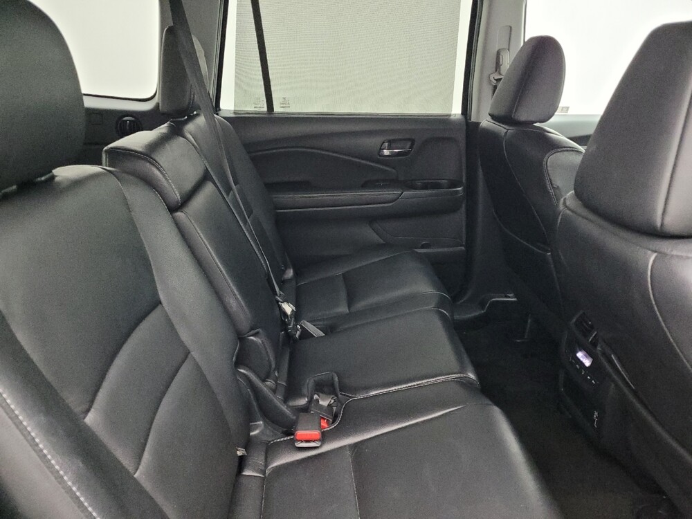 2019 Honda Pilot in Charleston, SC 29414 - 18099548 19