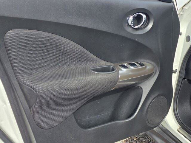 2013 Nissan Juke in Mesa, AZ 85212 - 18099555 13
