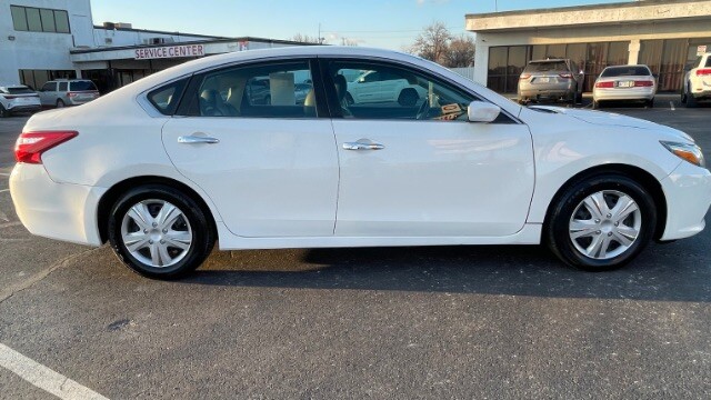 2016 Nissan Altima in Dallas, TX 75228 - 18099575 4
