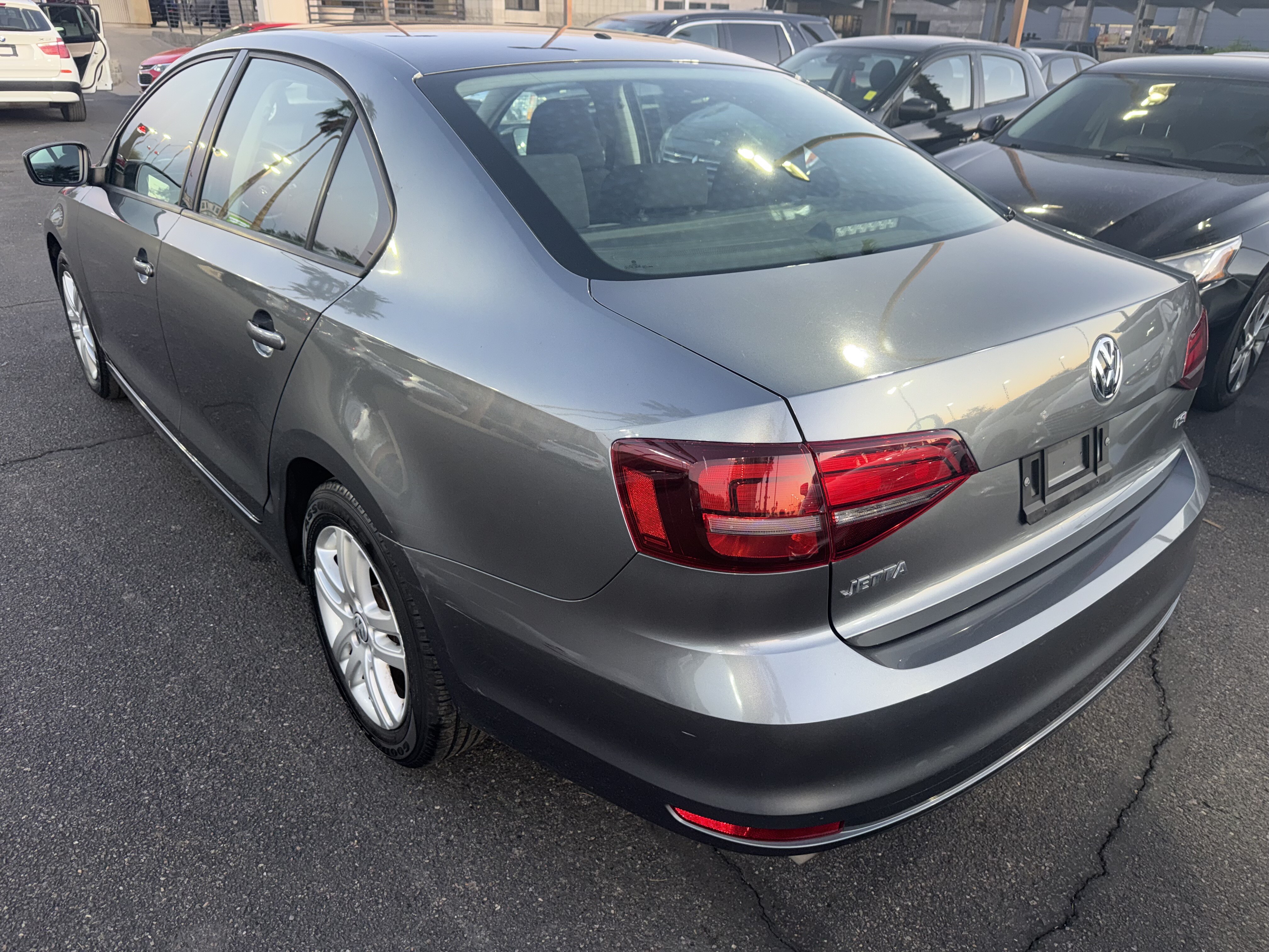 2018 Volkswagen Jetta in Phoenix, AZ 85022 - 18099586 6