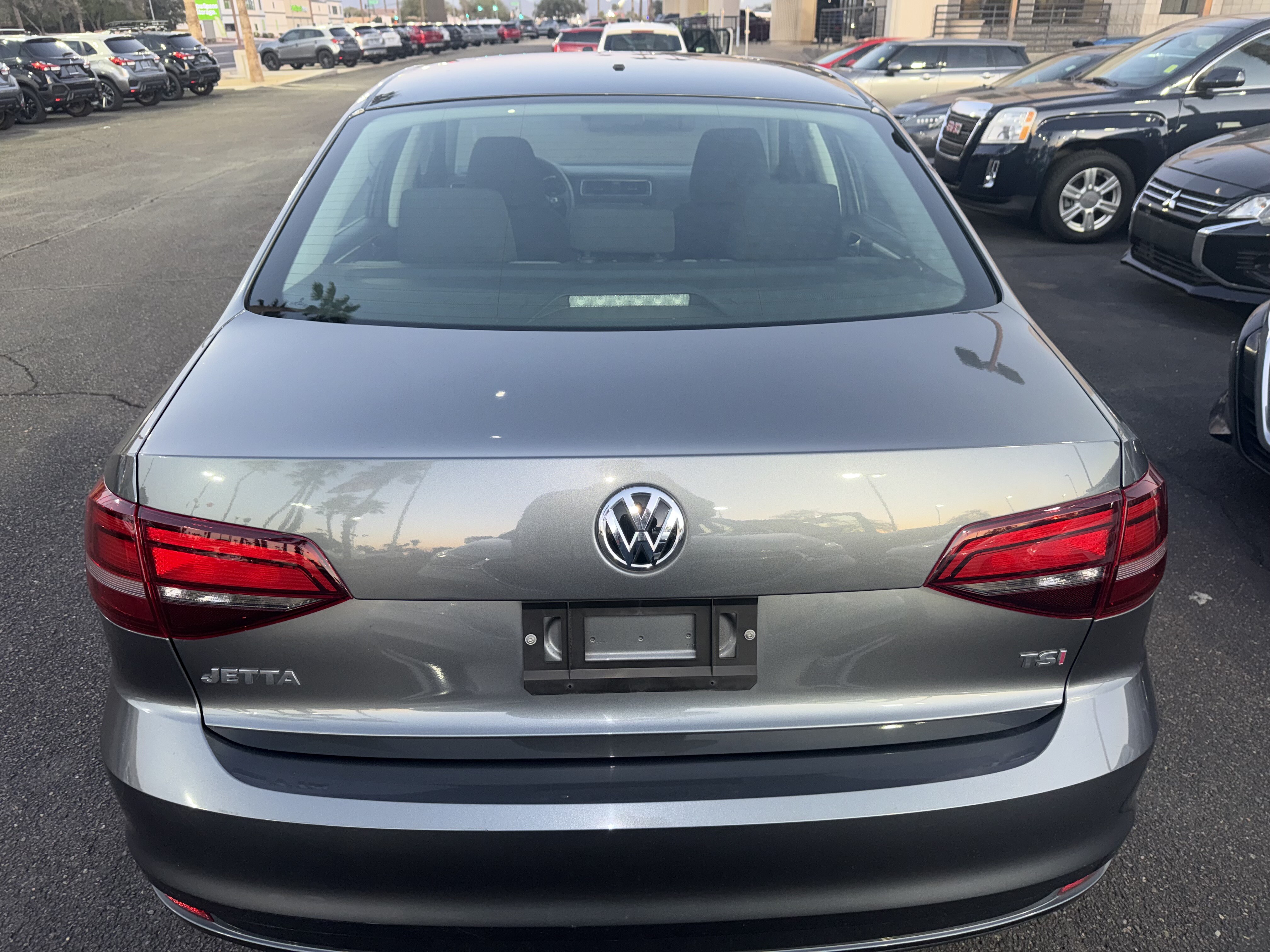 2018 Volkswagen Jetta in Phoenix, AZ 85022 - 18099586 5