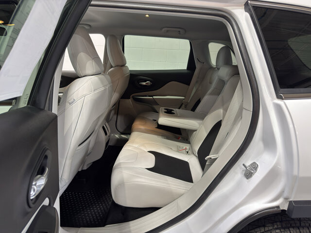 2020 Jeep Cherokee in Burlington, WI 53105 - 18099589 10