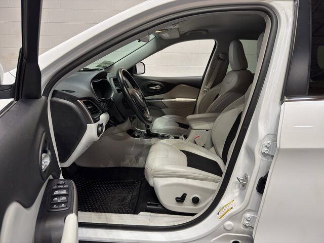 2020 Jeep Cherokee in Burlington, WI 53105 - 18099589 14