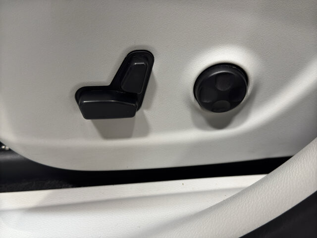 2020 Jeep Cherokee in Burlington, WI 53105 - 18099589 15