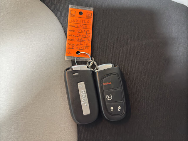 2020 Jeep Cherokee in Burlington, WI 53105 - 18099589 39