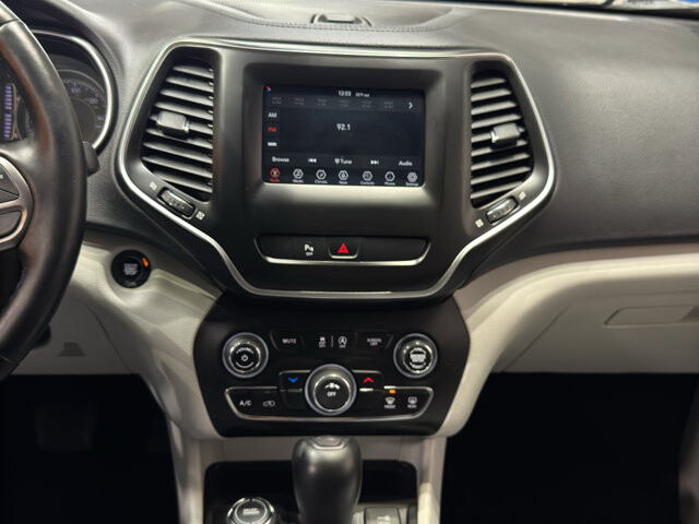 2020 Jeep Cherokee in Burlington, WI 53105 - 18099589 28