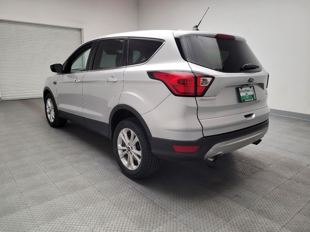 2019 Ford Escape in Riverside, CA 92504 - 18099603 5