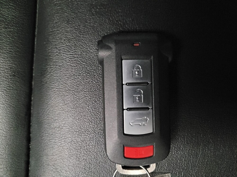 2020 Mitsubishi Outlander in Riverside, CA 92504 - 18099606 32