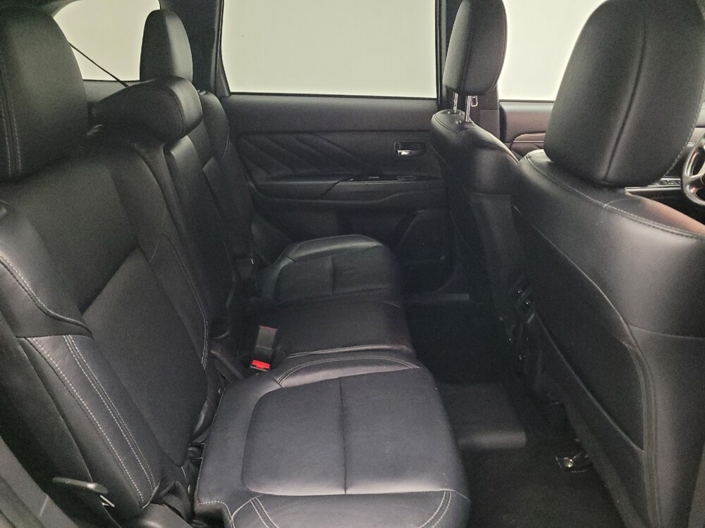 2020 Mitsubishi Outlander in Riverside, CA 92504 - 18099606 19