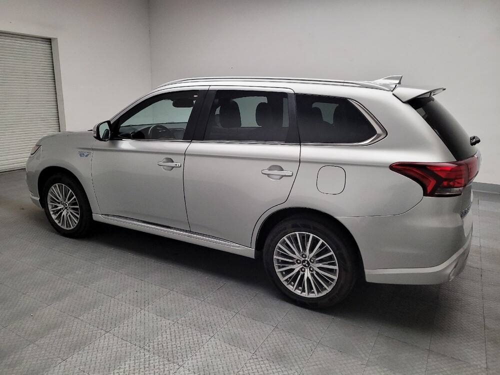 2020 Mitsubishi Outlander in Riverside, CA 92504 - 18099606 3