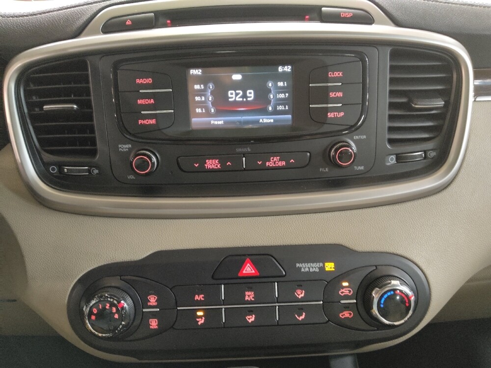 2017 Kia Sorento in Lubbock, TX 79424 - 18099630 25