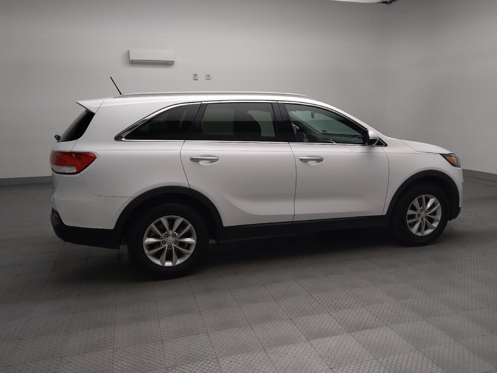 2017 Kia Sorento in Lubbock, TX 79424 - 18099630 10