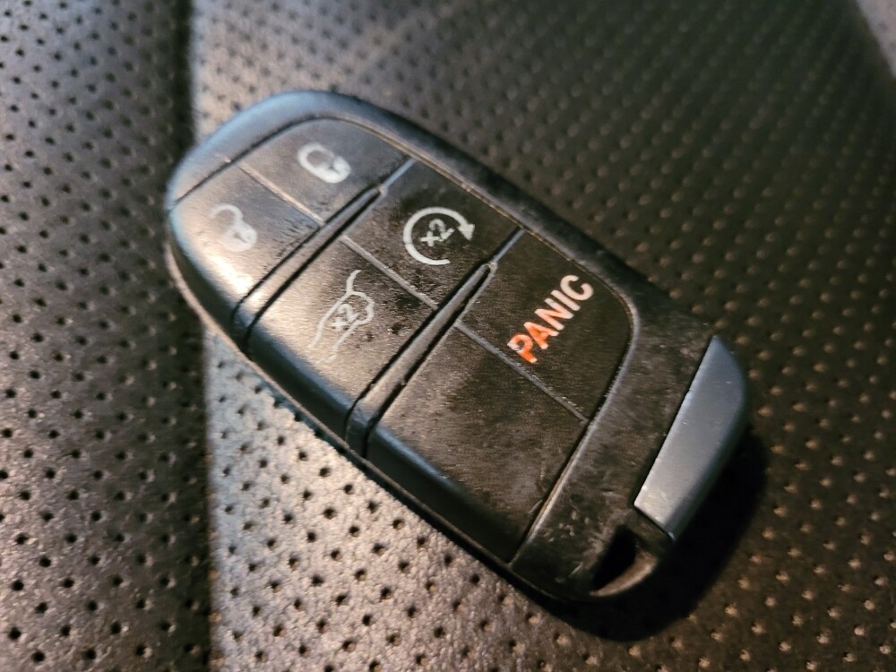 2019 Jeep Grand Cherokee in Mesa, AZ 85210 - 18099640 32