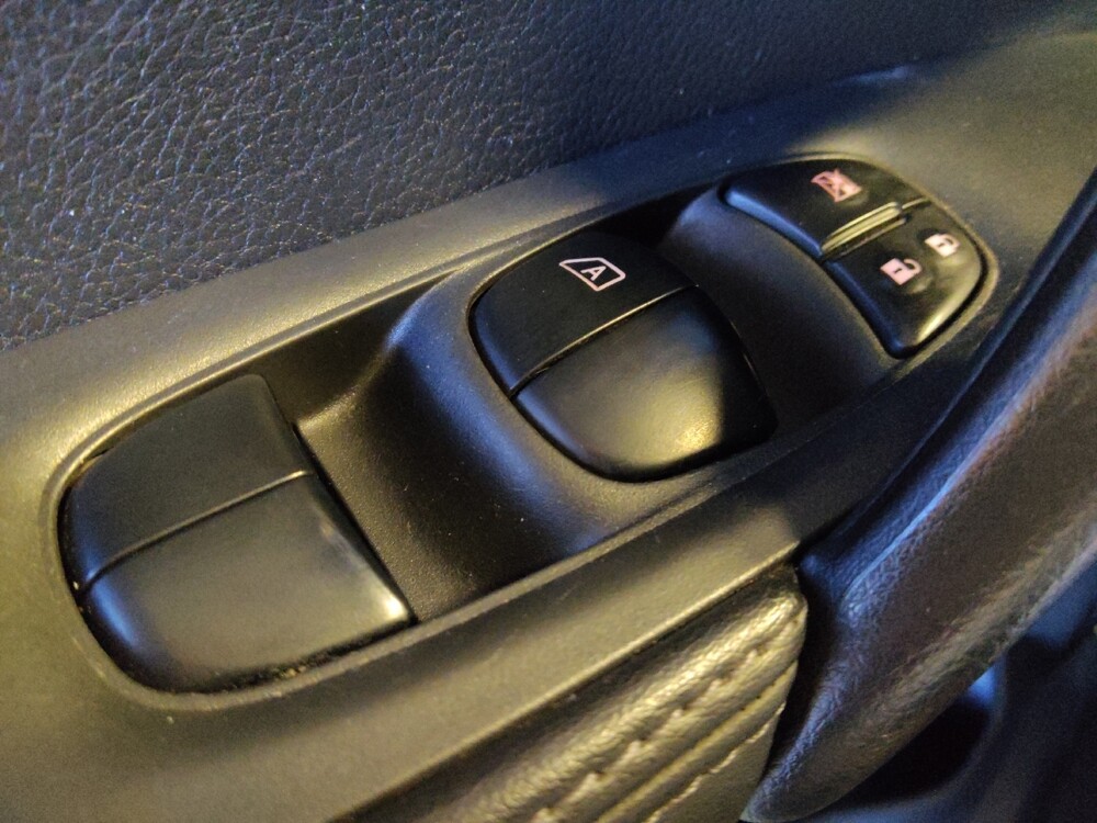 2021 Nissan Rogue Sport in Mesa, AZ 85210 - 18099643 27