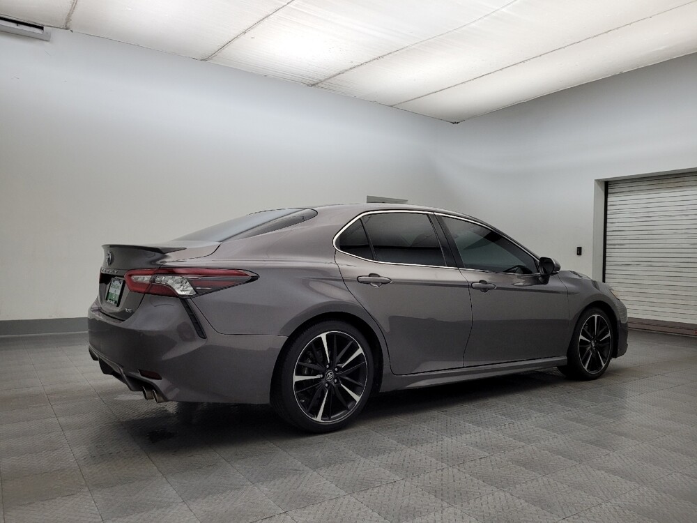 2018 Toyota Camry in Glendale, AZ 85301 - 18099645 10