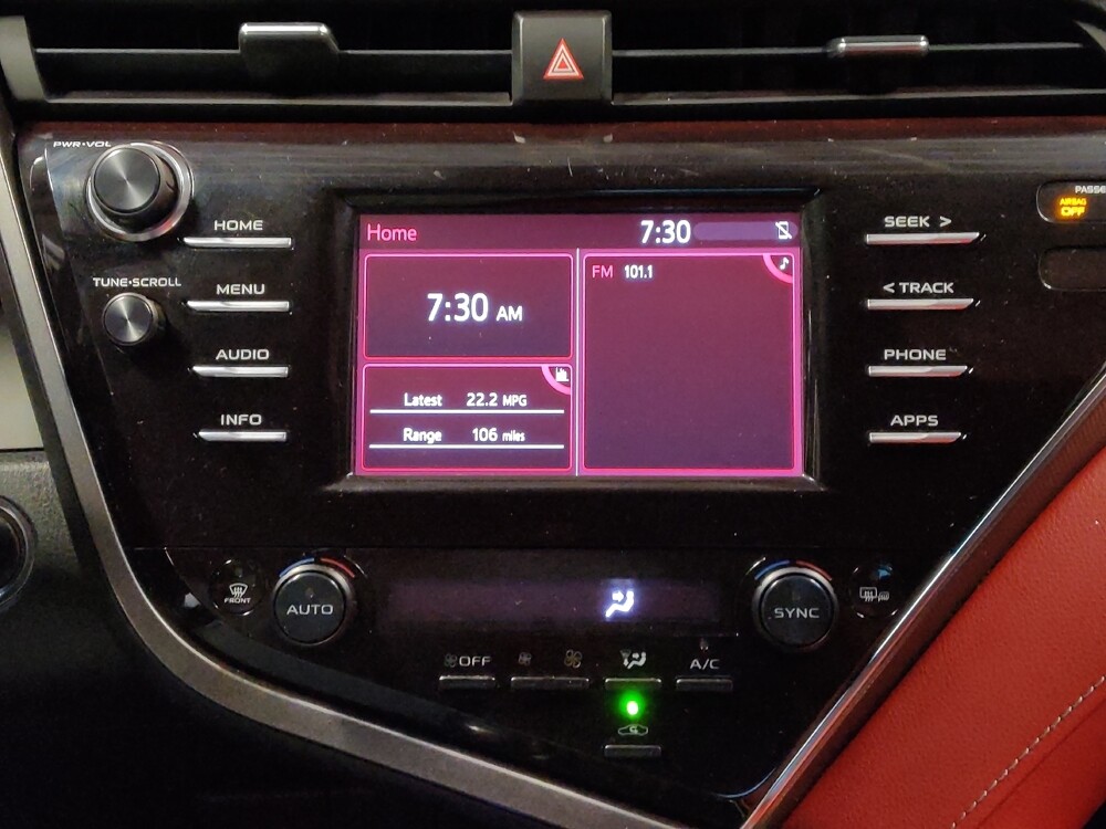 2018 Toyota Camry in Glendale, AZ 85301 - 18099645 25