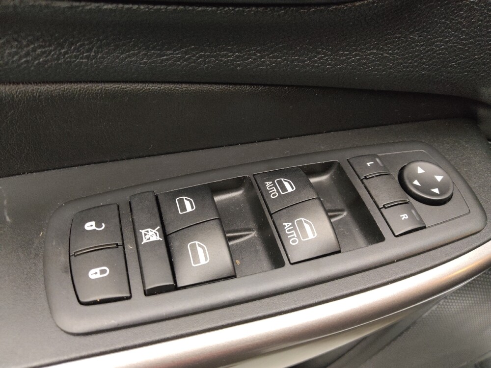 2019 Jeep Cherokee in Bradenton, FL 34207 - 18099655 27