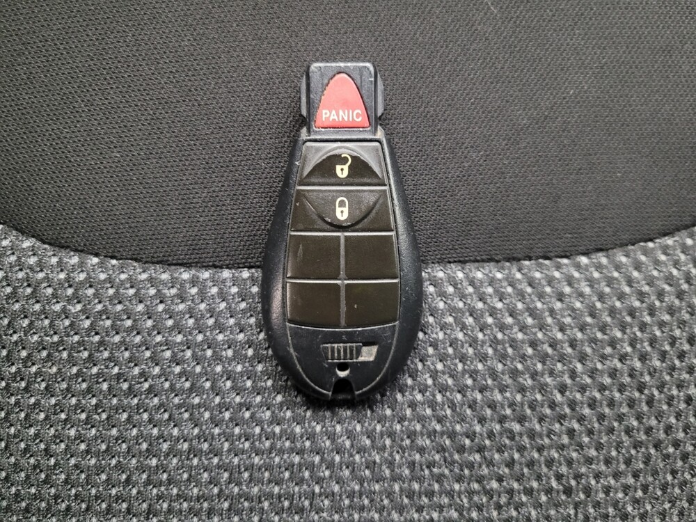 2019 Jeep Cherokee in Las Vegas, NV 89102 - 18099663 32