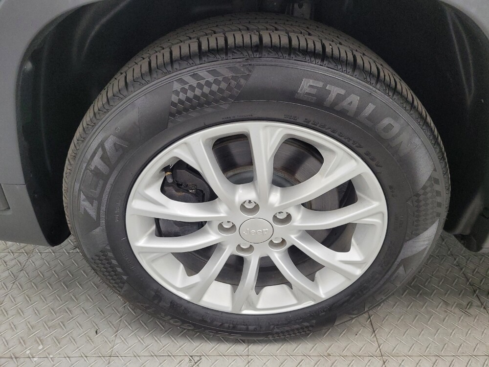 2019 Jeep Cherokee in Las Vegas, NV 89102 - 18099663 31