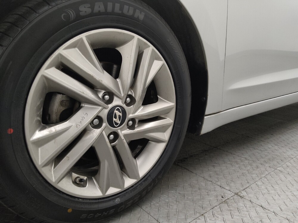 2019 Hyundai Elantra in Orlando, FL 32808 - 18099669 31