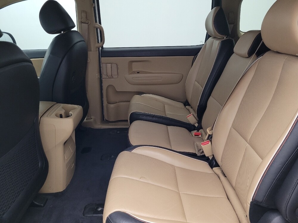 2016 Kia Sedona in Mobile, AL 36606 - 18099672 18
