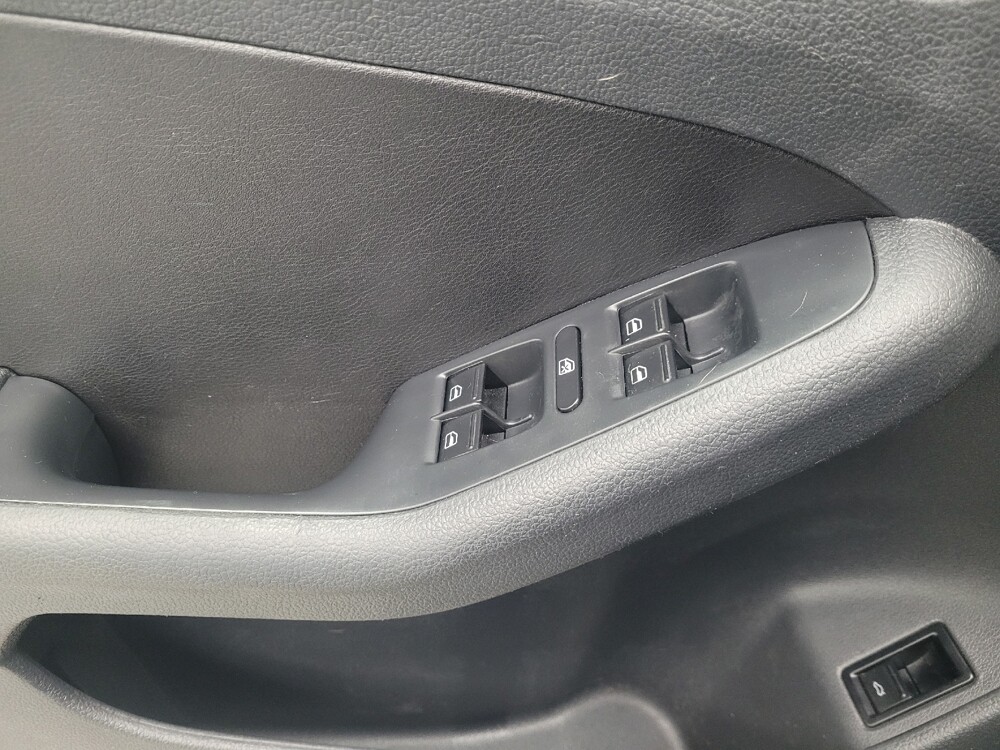 2016 Volkswagen Jetta in Huntsville, AL 35816 - 18099730 27