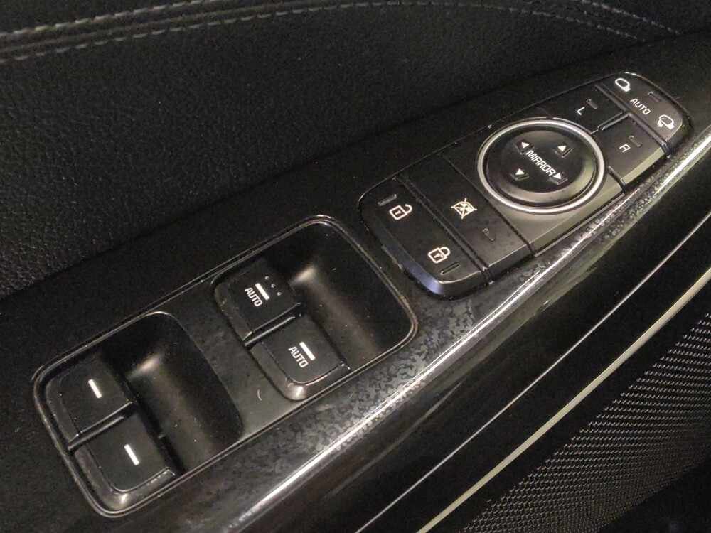 2018 Kia Cadenza in Baton Rouge, LA 70816 - 18099742 27